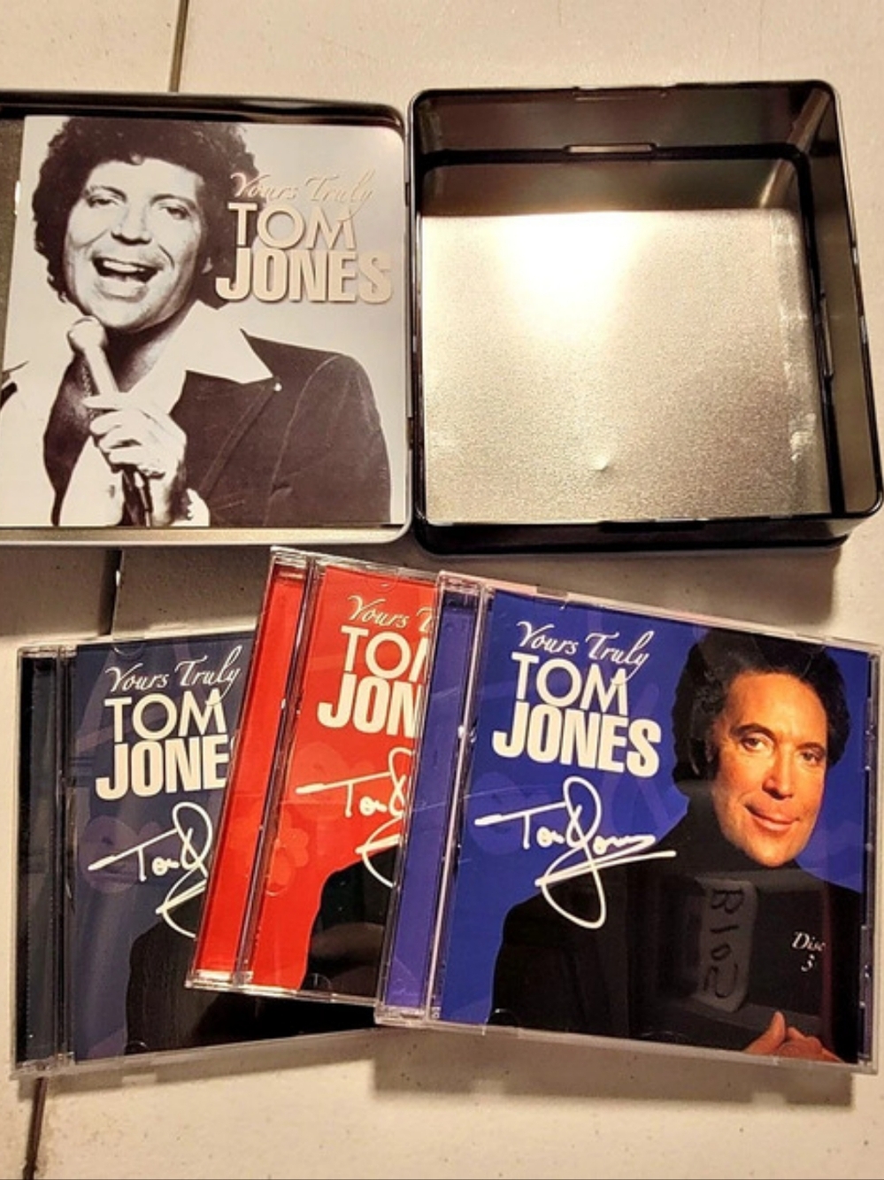 Tom Jones Yours Truly Signed 3-CD Set in Black & Blue